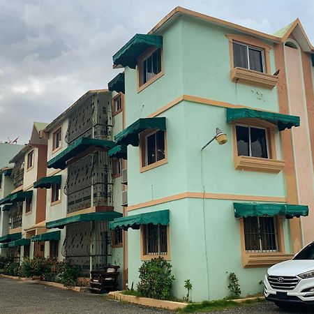 Apartahotel Dona Reyna Alojamientos En Santo Domingo A 5 Min De Aeropuerto Internacional Las Americas El Higo Esterno foto