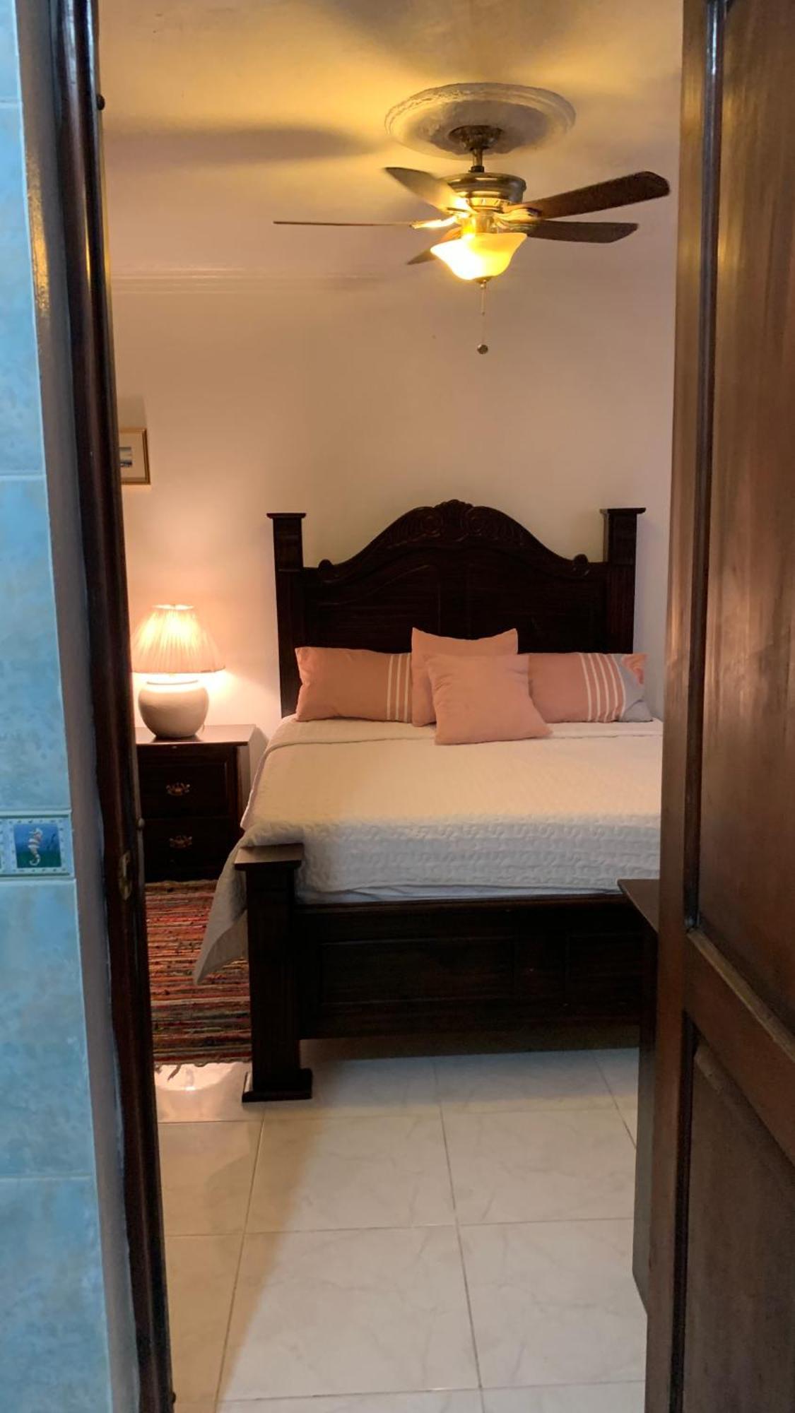 Apartahotel Dona Reyna Alojamientos En Santo Domingo A 5 Min De Aeropuerto Internacional Las Americas El Higo Esterno foto