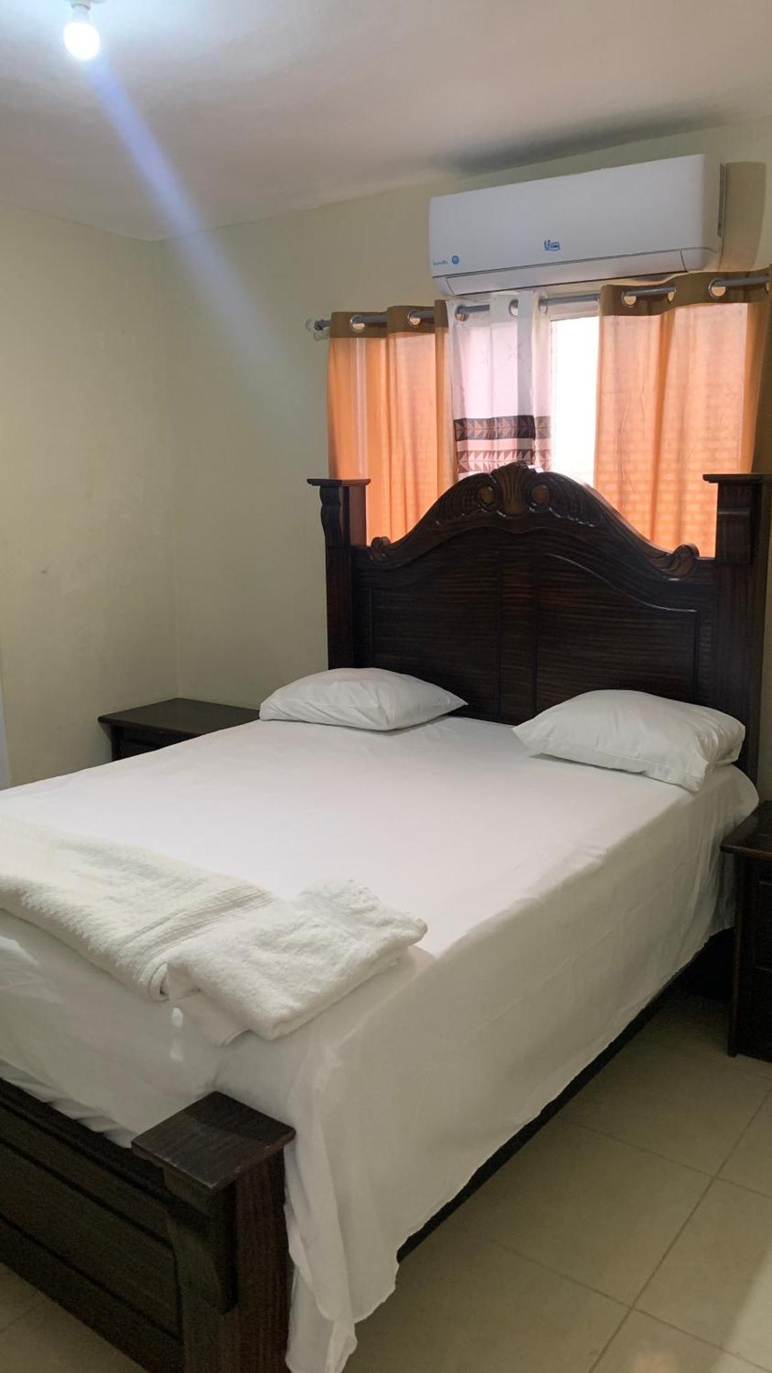 Apartahotel Dona Reyna Alojamientos En Santo Domingo A 5 Min De Aeropuerto Internacional Las Americas El Higo Esterno foto