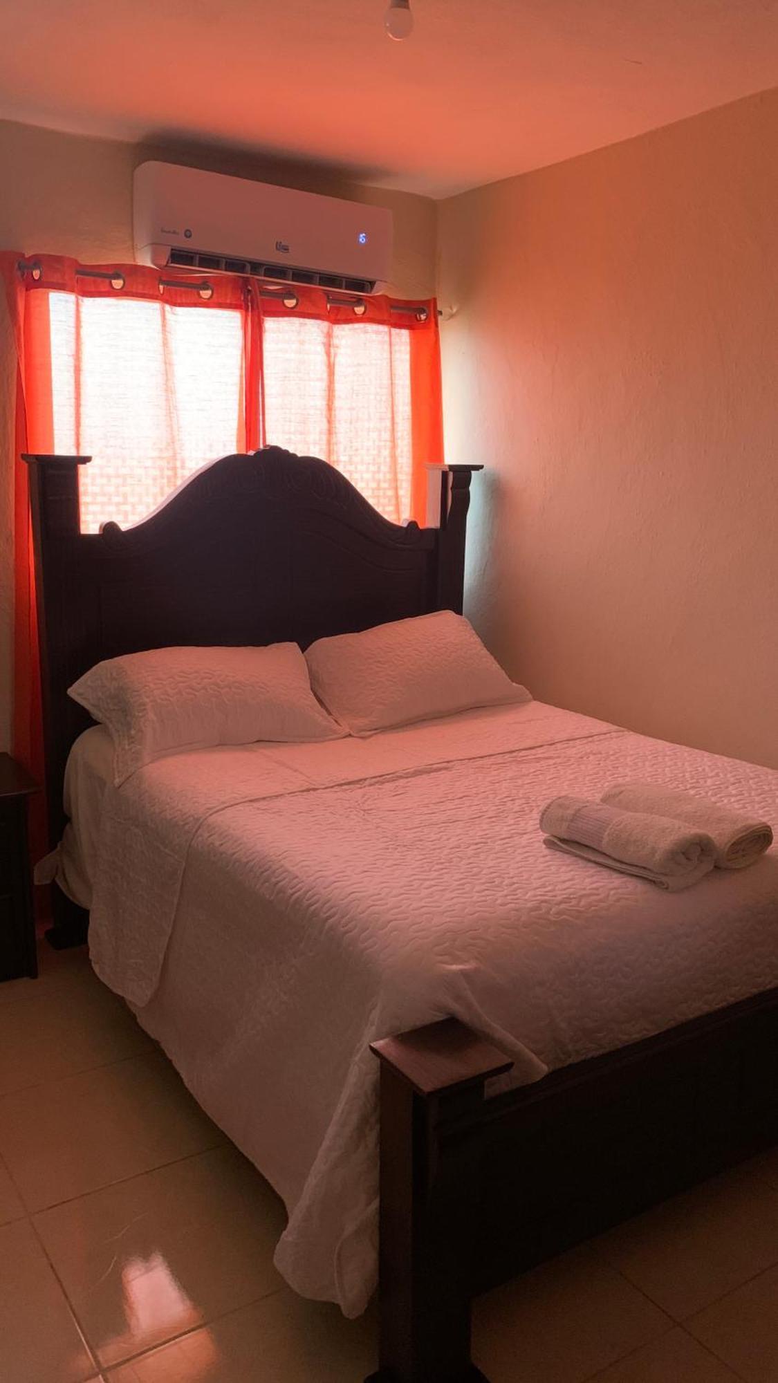 Apartahotel Dona Reyna Alojamientos En Santo Domingo A 5 Min De Aeropuerto Internacional Las Americas El Higo Esterno foto